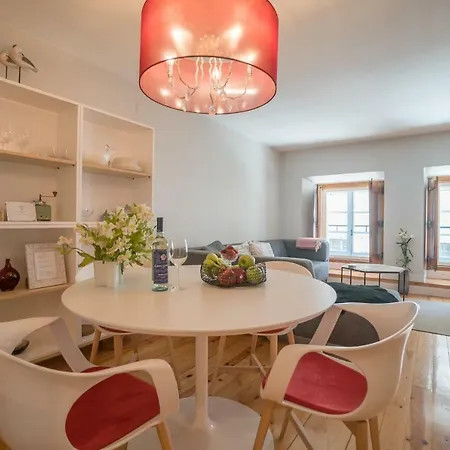 Elegant And Cozy Apartment Lisbon