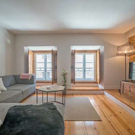 Elegant And Cozy Apartment Apartment