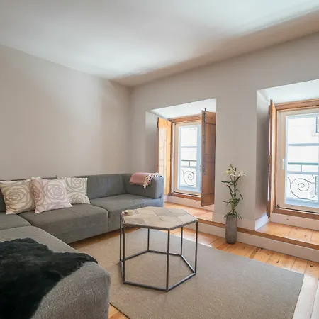 Elegant And Cozy Apartment