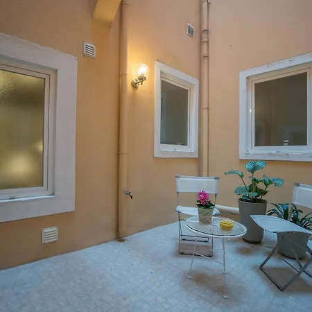 Elegant And Cozy Apartment Lisbon